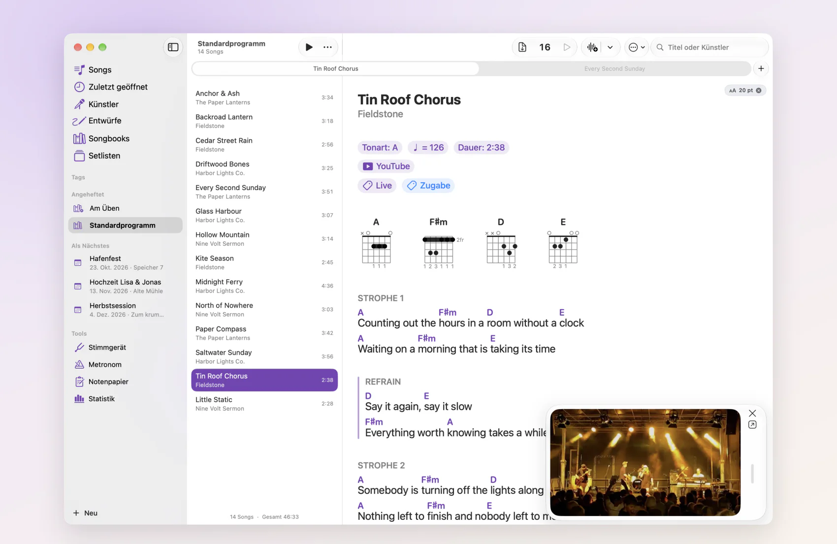 Coripo am Mac mit zwei Songs als Tabs: Bibliothek, Songbook und das Blatt, unten rechts läuft das YouTube-Video zum Song