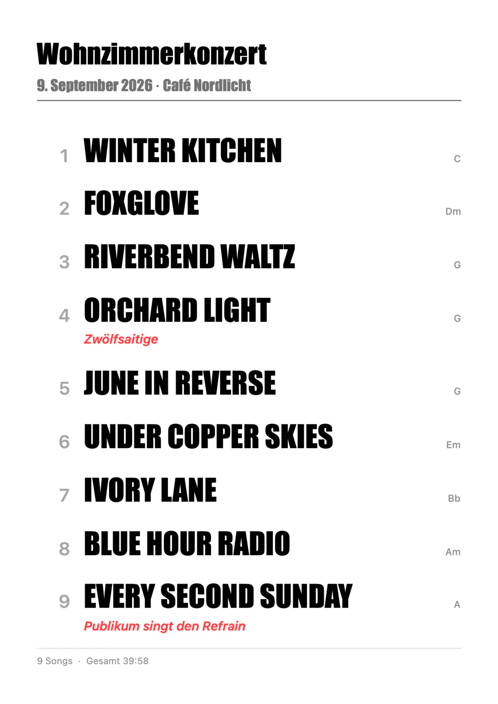 Die ausgedruckte Setliste fürs Wohnzimmerkonzert: neun Songs in großer Schrift, Hinweise in Rot